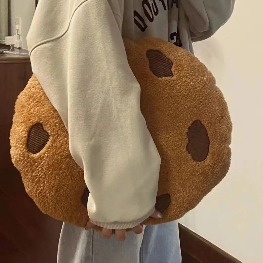 The Snuggle Biscuit: Cosy Cookie Shaped Pillow